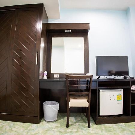 Riviera Patong Hotell Exteriör bild